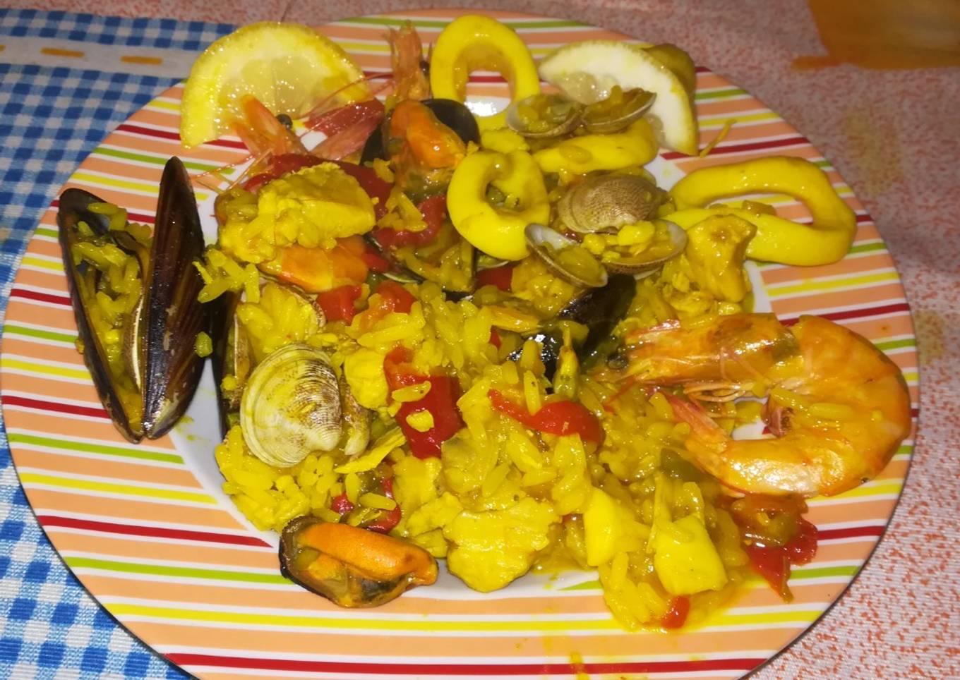 Arroz mixto carne y pescado