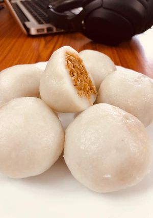 A picture of Monda pitha Traditonal Odiya Sweet.
