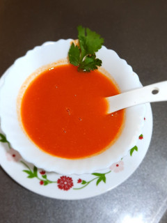 ટામેટાં નો સૂપ(Tomato soup recipe in Gujarati) રેસીપી મુખ્ય ફોટો
