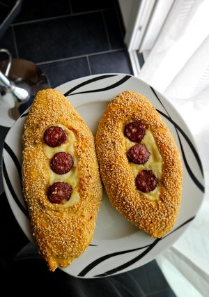 A picture of Pide.