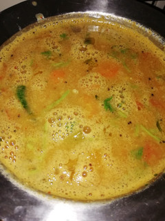 ஹோட்டல் பருப்பு சாம்பார்(hotel paruppu sambar recipe in tamil) செய்முறை முக்கிய புகைப்படம்