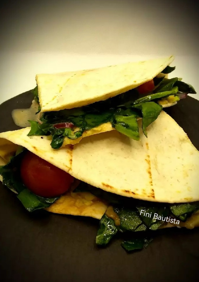 Una foto de Quesadilla de espinacas y queso de untar