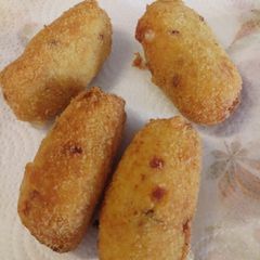 A picture of Speck and cheese croquettes.