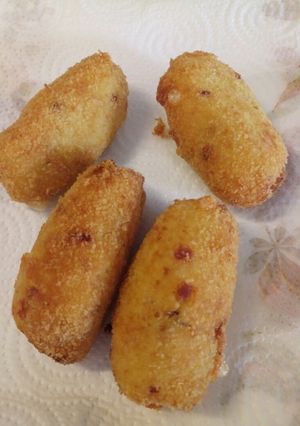 A picture of Speck and cheese croquettes.