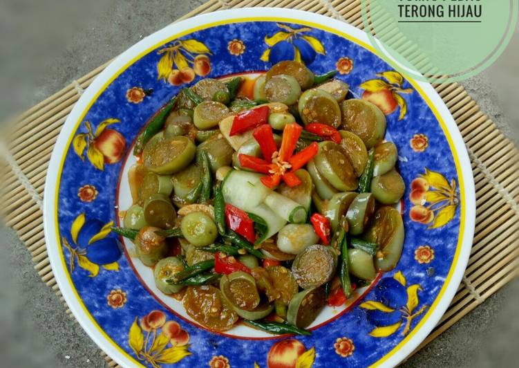 Tumis pedas terong hijau