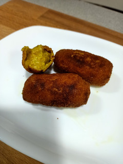 Una foto de Croquetas de pollo al curry
