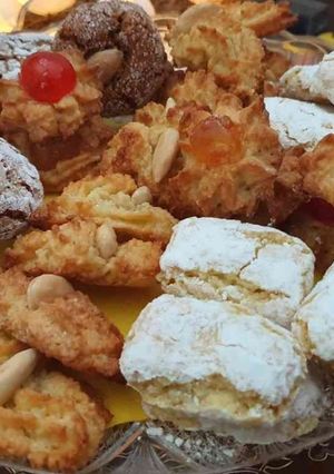 A picture of Puglian Almond Paste Cookies (Ricciarelli).