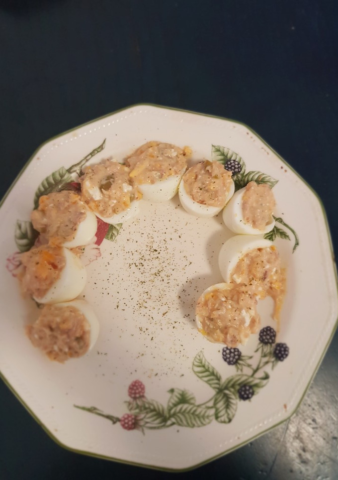 Una foto de Huevos rellenos