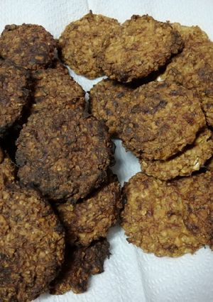 Una foto de Galletas de avena con cacao🍫 y semillas. Otras con limón 🍋