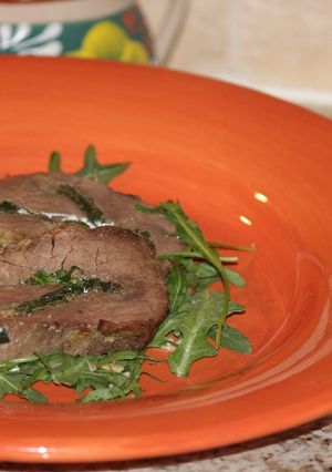 Una foto de Rollo de carne relleno de espinaca y queso