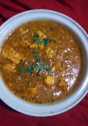 A picture of Paneer masala.