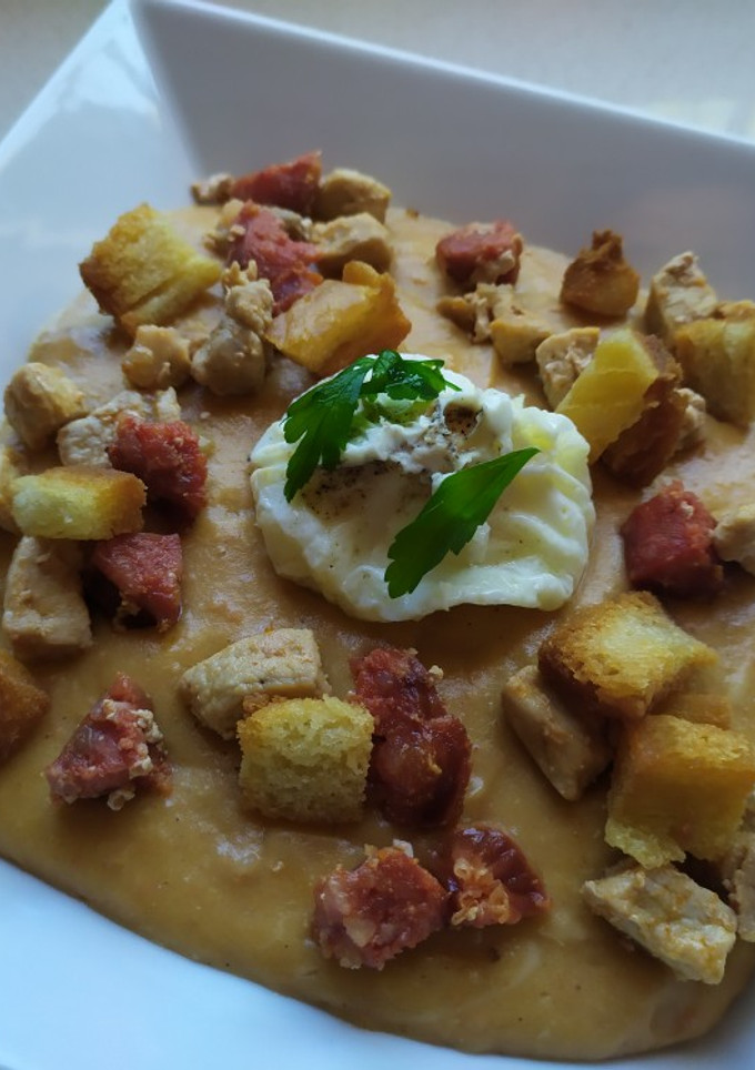 Una foto de Crema de patatas sabrosa