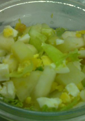 Foto resep salad with white sauce