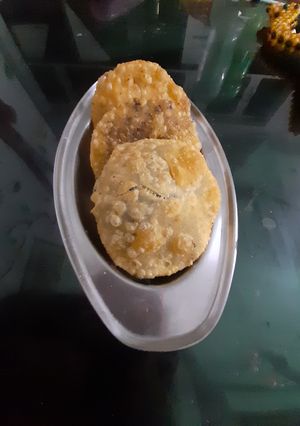 পেঁয়াজের কচুরি (peyajer kachuri recie in Bengali) রেসিপির প্রধান ছবি