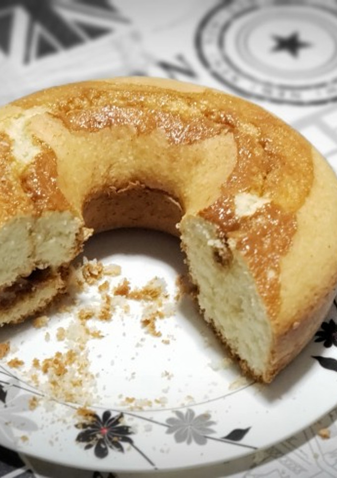 Una foto de Torta de coco con dulce de leche