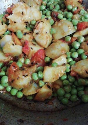A picture of Dry aloo matar veg.