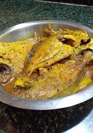 A picture of Pamfret fish curry.