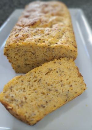 Una foto de Pan de zanahoria, queso y chía
