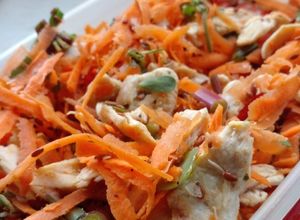 Una foto de Ensalada de pollo
