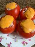Tomates rellenos con arroz y atún