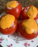 Tomates rellenos con arroz y atún