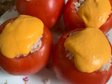 Tomates rellenos con arroz y atún