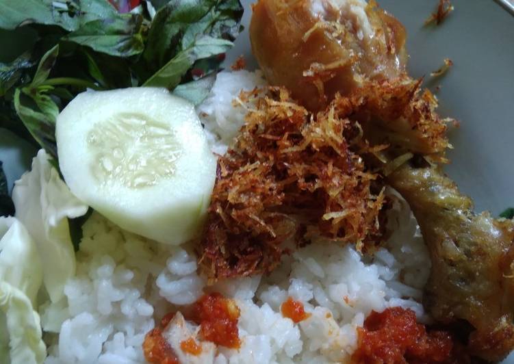 Cara Gampang Membuat Ayam goreng kelapa Anti Gagal