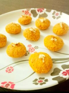 गुड़ संदेश (Gud sandesh recipe in Hindi) रेसिपी मुख्य फोटो