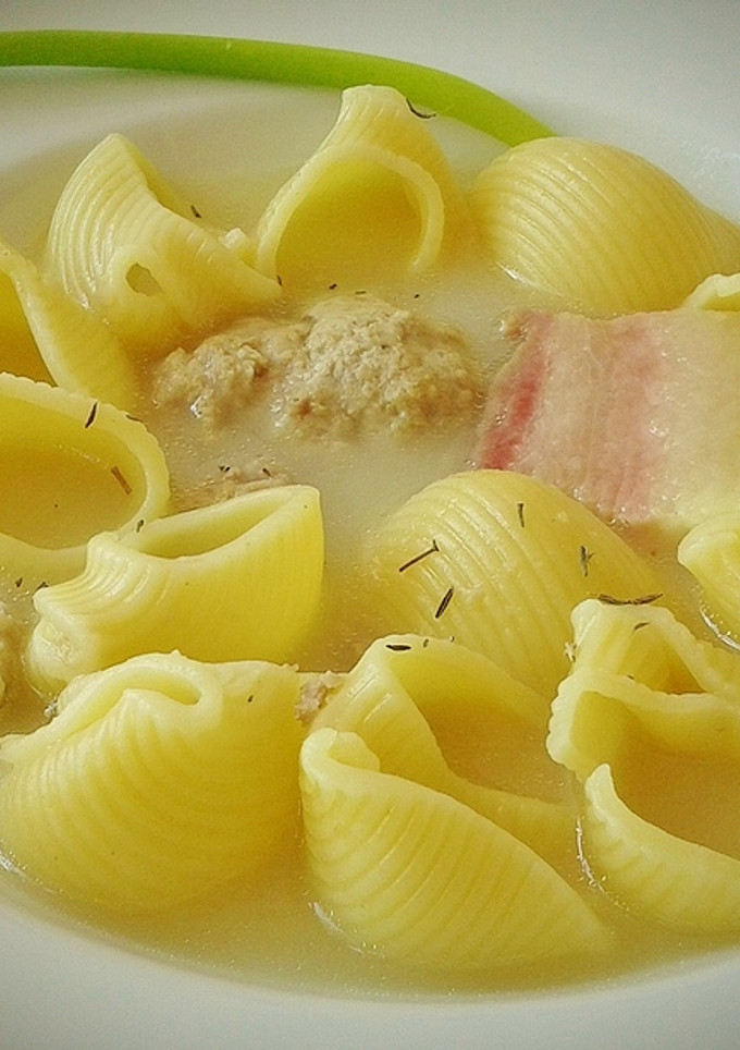 Una foto de Sopa de galets
