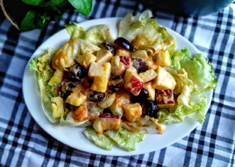 Cara Gampang Menyiapkan Salad Buah Pindakaas, Enak Banget