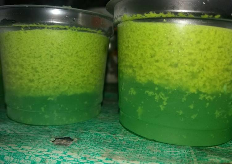 Puding hijau lumut