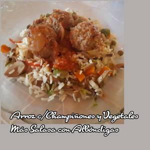 Arroz c/Champiñones y vegetales Más Salsa con Albóndigas
