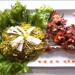 Mali tikka with noodles🥣🍗 A picture of Mali tikka with noodles🥣🍗.