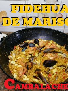 Una foto de Fideuá de marisco