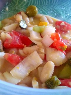 Una foto de Alubia blanca en ensalada