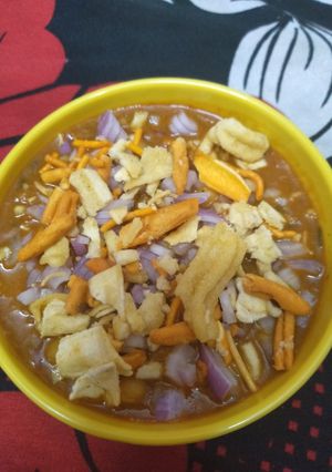 A picture of Misal Pav.