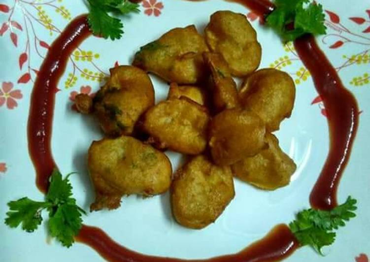 Aloo daal ke pakode