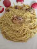 Spaghetti o Espaguetis con crema de calabacín y almejas frescas o de conserva