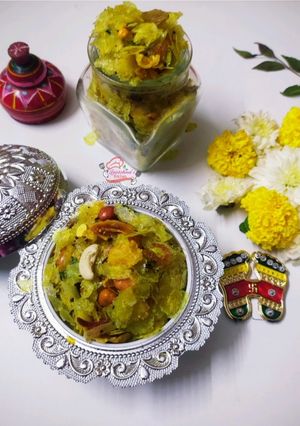 क्रंची पातळ पोह्यांचा चिवडा (patal pohyancha chivda recipe in marathi) रेसिपी चे मुख्य फोटो 