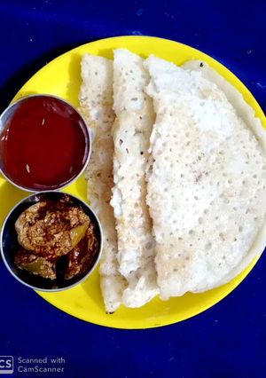चावल आटे का चीला (Chawal atte ka cheela recipe in hindi) रेसिपी मुख्य फोटो