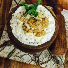 A picture of Kashmiri 'Kashur Muĵi Cxueţ': Walnuts & Radish Chutney.