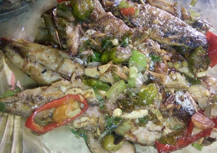 Langkah mengolah Tumis ikan pindang deuleus/cue😋, Lezat Sekali