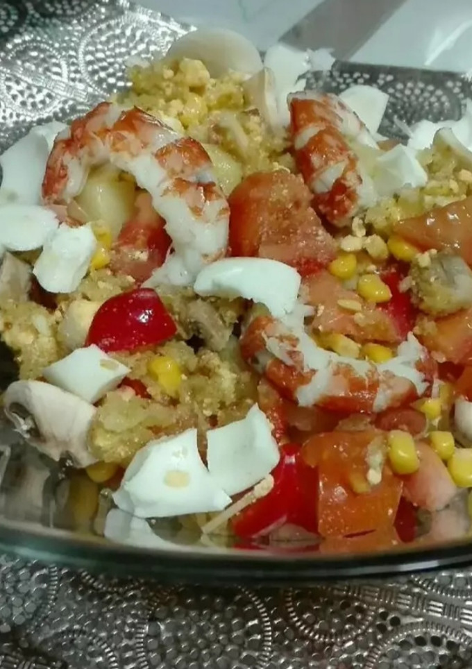 Una foto de Ensalada de gambas