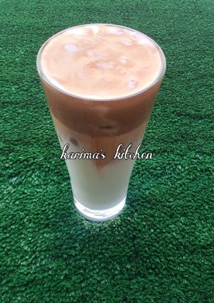 A picture of Dalgona coffee.