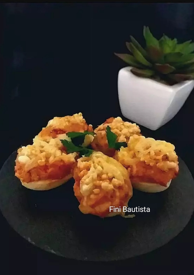 Una foto de Huevos rellenos de atún gratinados