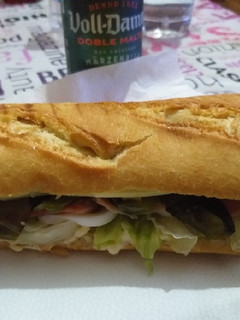 Una foto de Bocadillo lacón y más