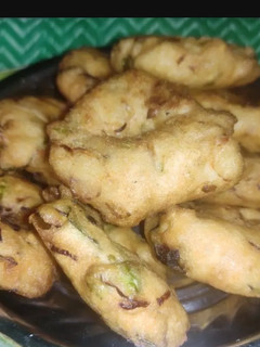 உளுந்து வடை(ulunthu vadai recipe in tamil) செய்முறை முக்கிய புகைப்படம்