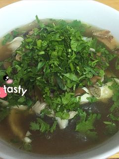 Hình của món Miến gà nấm hương.