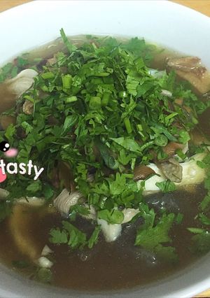 Hình của món Miến gà nấm hương.