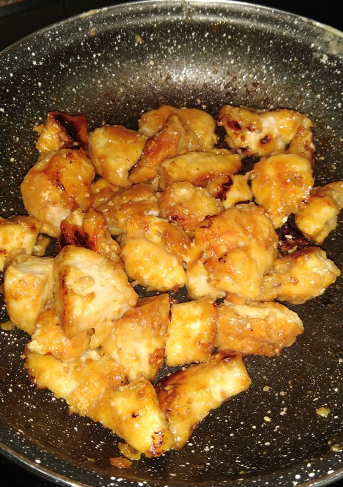 Una foto de Pollo al estilo teppanyaki con sésamo😲